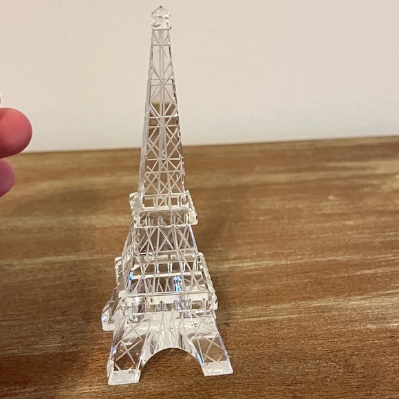 Crystal Eiffel Tower Figurine - Picture 4 of 7